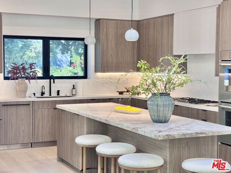 4040 Cartwright Avenue Property Photo 2