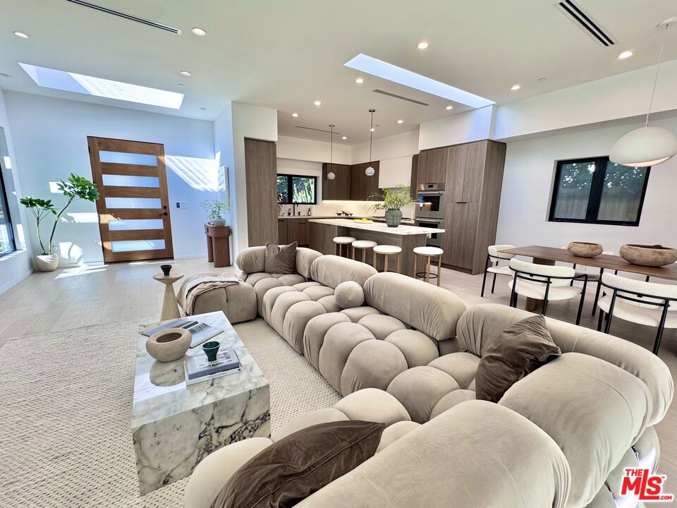 4040 Cartwright Avenue Property Photo 4