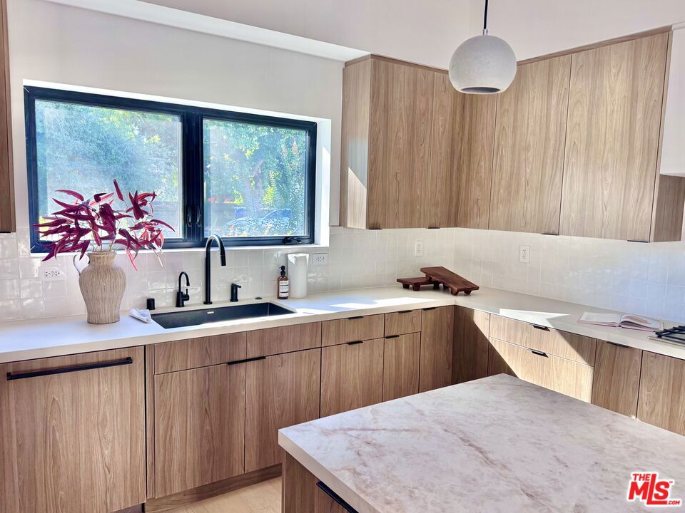 4040 Cartwright Avenue Property Photo 5