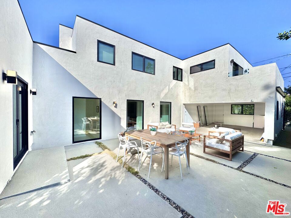 4040 Cartwright Avenue Property Photo 6