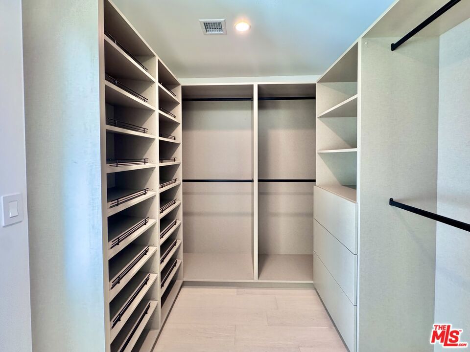 4040 Cartwright Avenue Property Photo 11