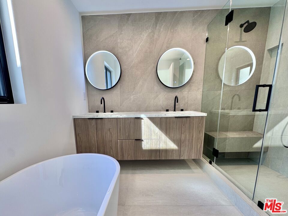 4040 Cartwright Avenue Property Photo 13