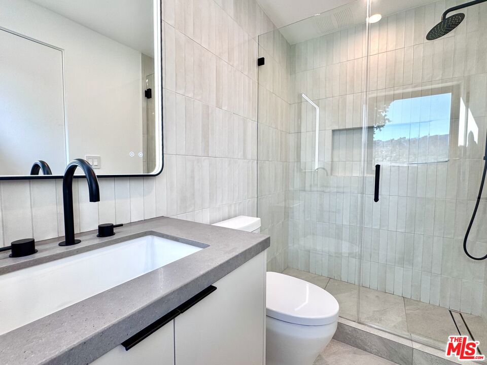 4040 Cartwright Avenue Property Photo 20