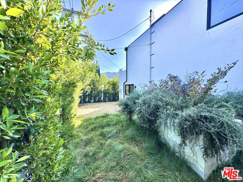 4040 Cartwright Avenue Property Photo 24