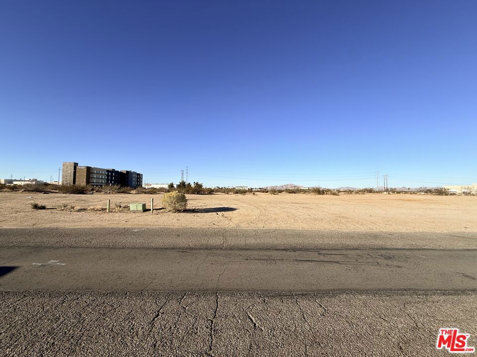 0 Cottonwood Avenue Property Photo 1