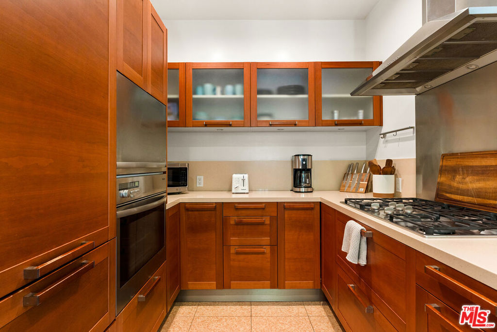 6065 Scenic Avenue Property Photo 6