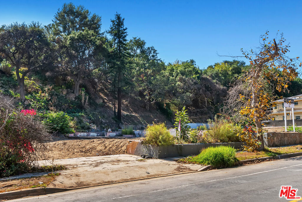 941 Bienveneda Avenue Property Photo 1