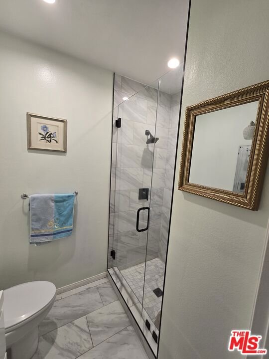 14315 Riverside Drive 105 Property Photo 4