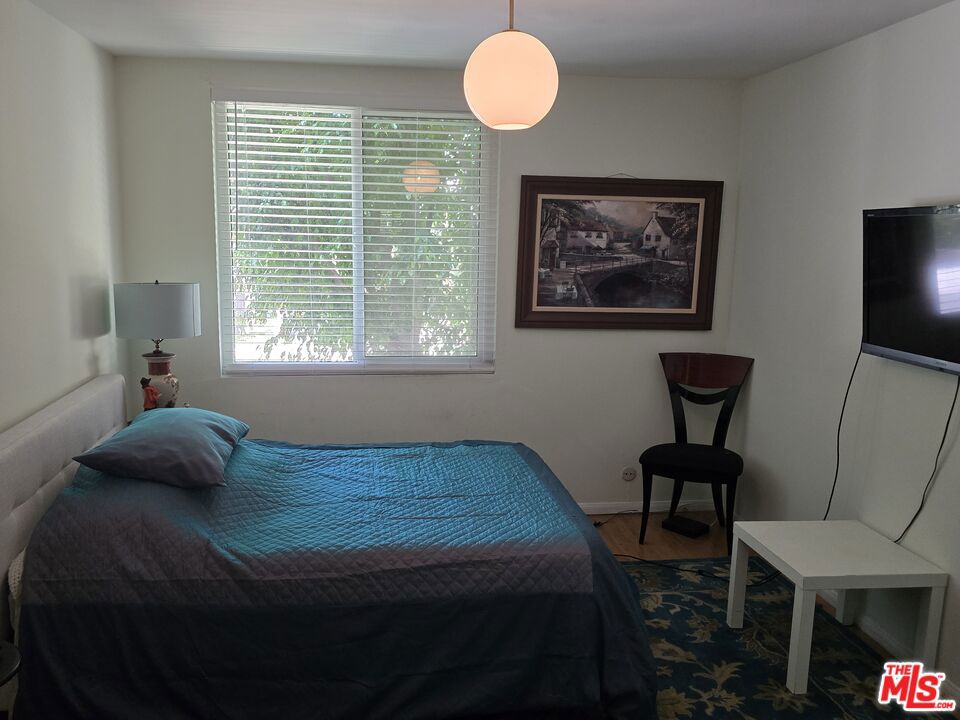 14315 Riverside Drive 105 Property Photo 16