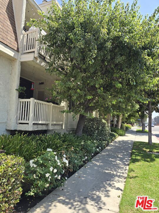 14315 Riverside Drive 105 Property Photo 20