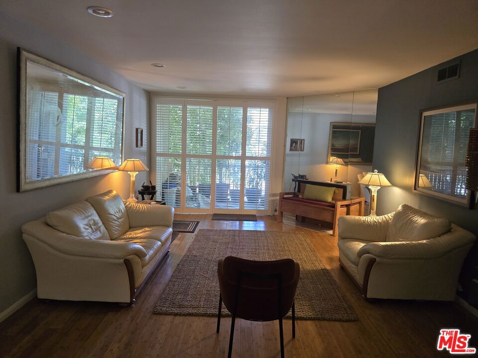 14315 Riverside Drive 105 Property Photo 40