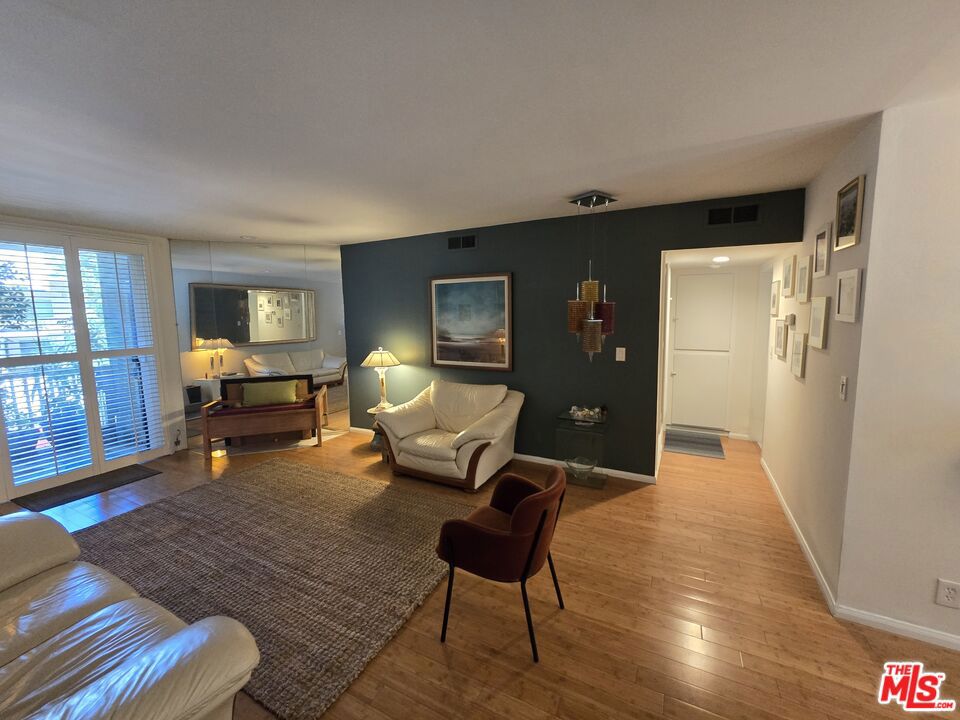 14315 Riverside Drive 105 Property Photo 42