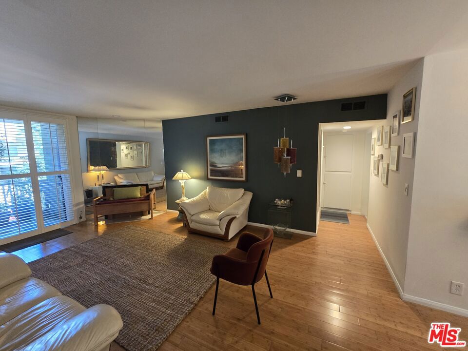 14315 Riverside Drive 105 Property Photo 43