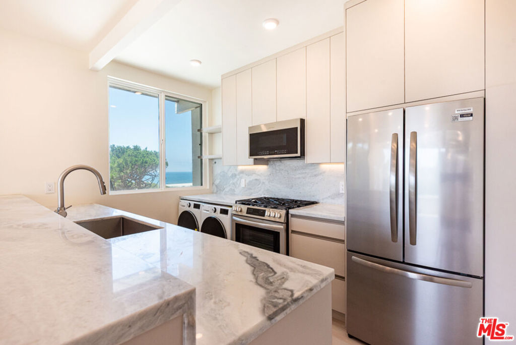 7273 Birdview Avenue Property Photo 31
