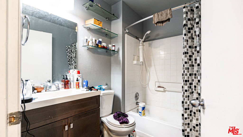 12601 Van Nuys Boulevard 218 Property Photo 14