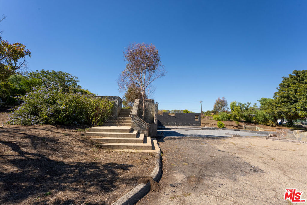 28901 Selfridge Drive Property Photo 14