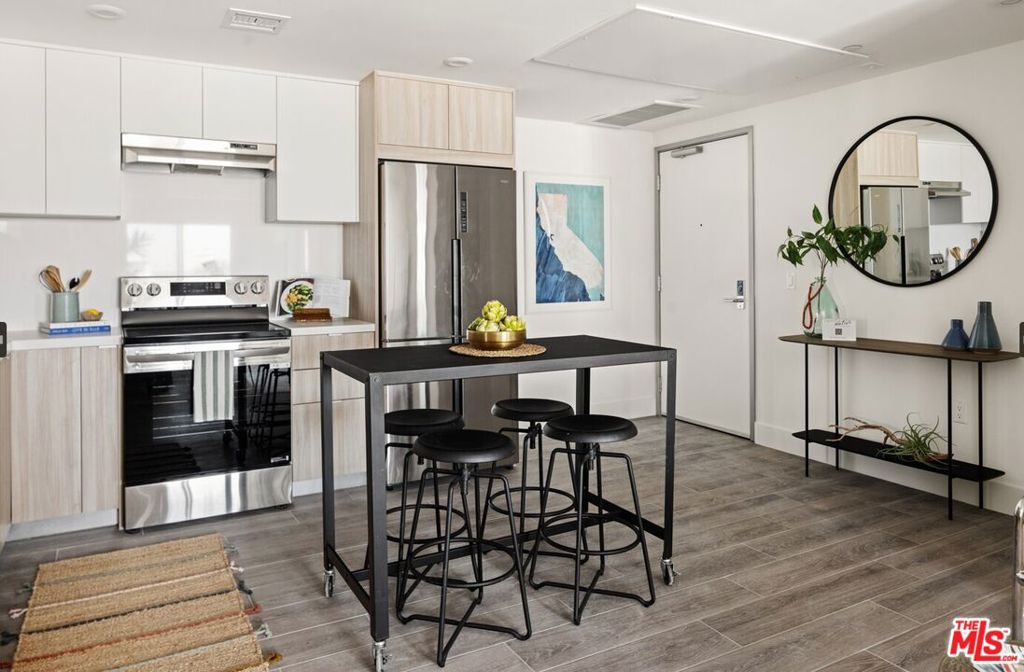 2600 S Sepulveda Boulevard Unit Ph3 Property Photo 7