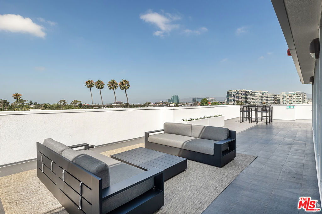 2600 S Sepulveda Boulevard Unit Ph3 Property Photo 18