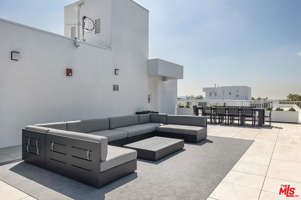 2600 S Sepulveda Boulevard Unit Ph3 Property Photo 20