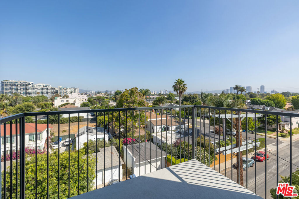 2600 S Sepulveda Boulevard Unit Ph3 Property Photo 33