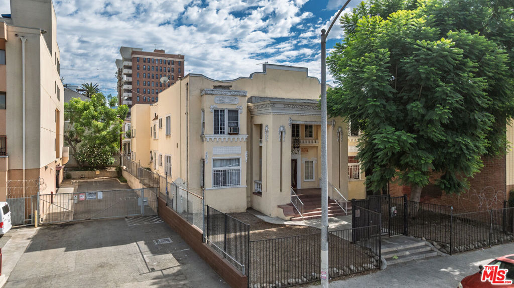 746 S Bonnie Brae Street Property Photo 1