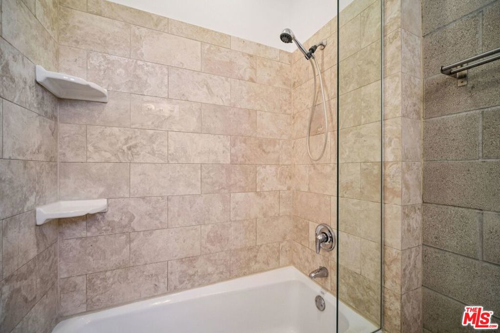717 N Highland Avenue 13 Property Photo 17