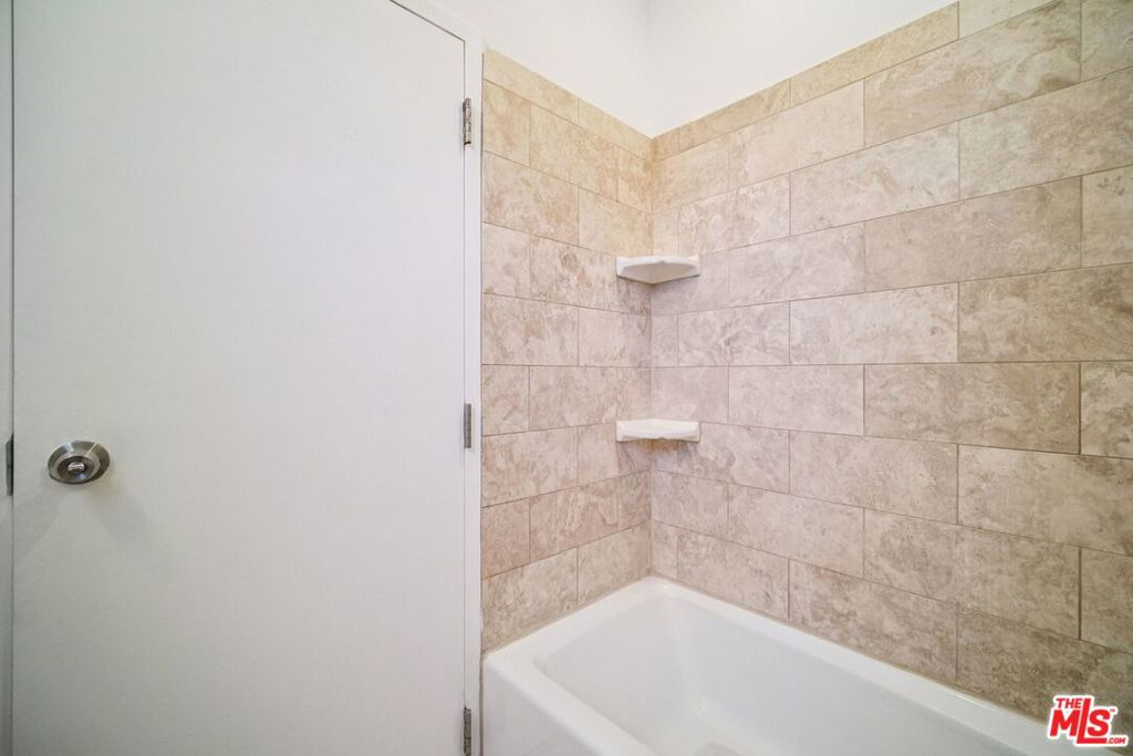717 N Highland Avenue 13 Property Photo 18