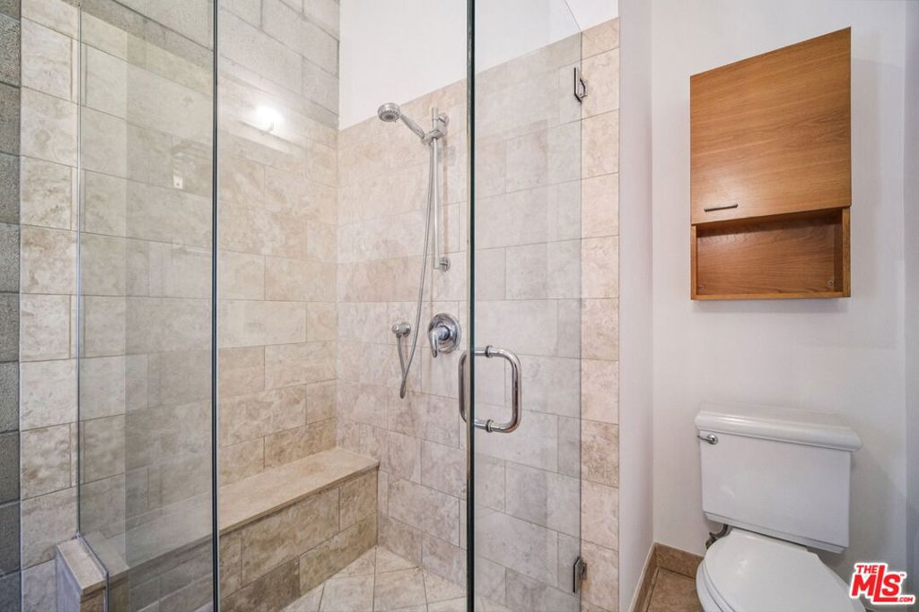 717 N Highland Avenue 13 Property Photo 35