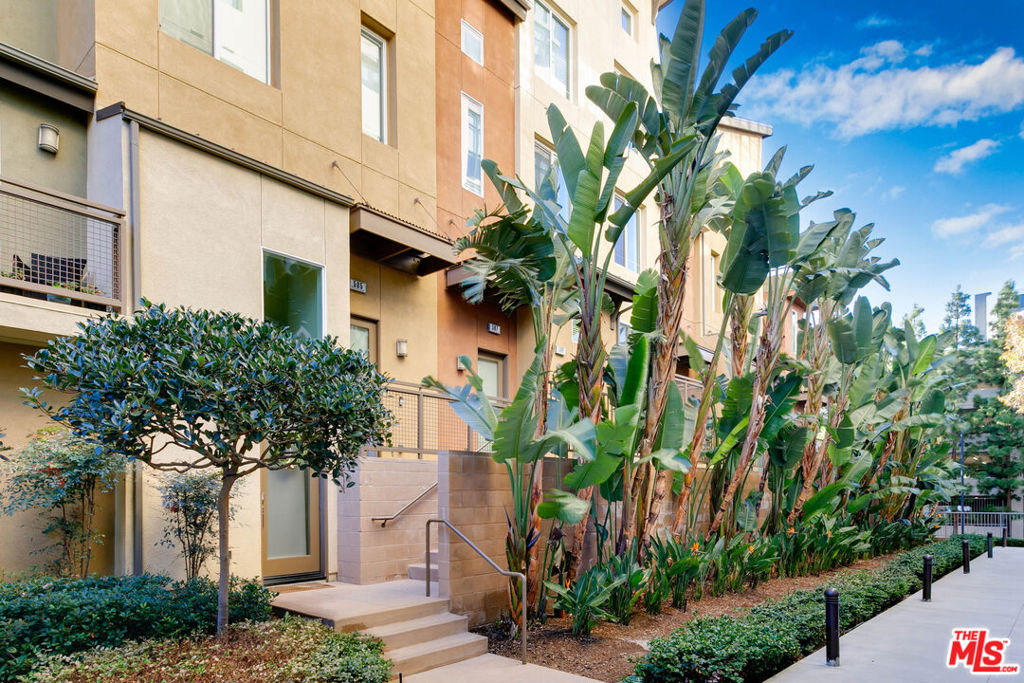 507 Rockefeller Property Photo 1