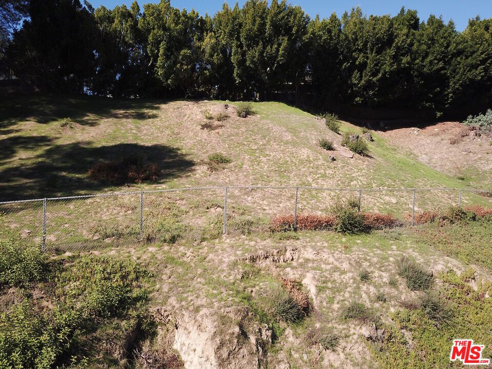 875 N Norman Place Property Photo 26