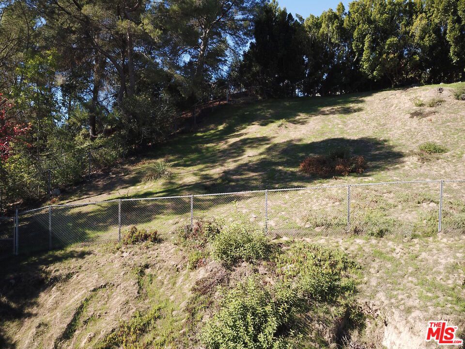 875 N Norman Place Property Photo 27