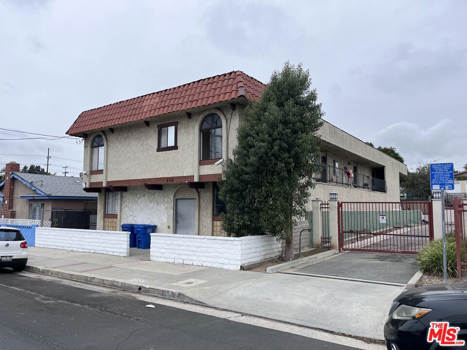 560 W 4th Street Property Photo 1
