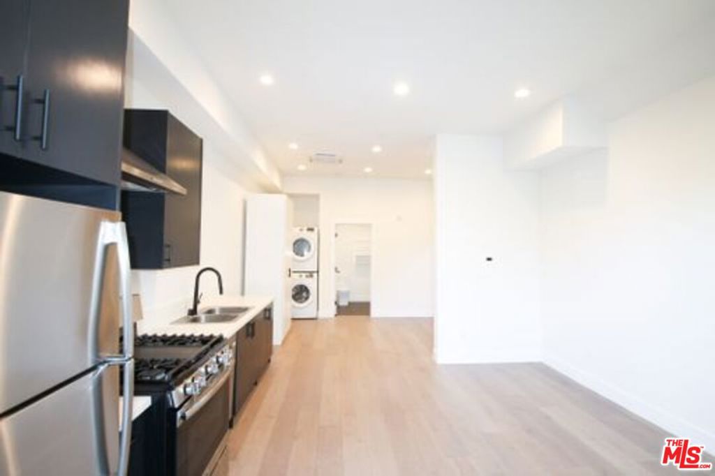 321 N Bixel Street 2 Property Photo 9