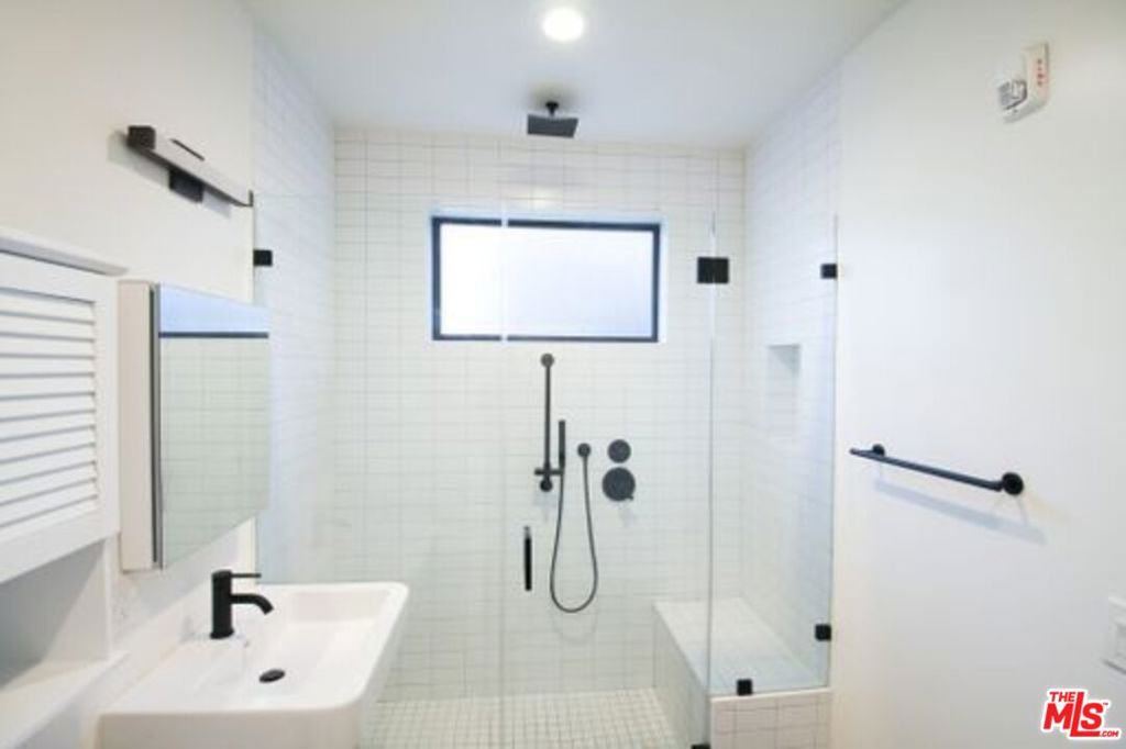 321 N Bixel Street 2 Property Photo 13