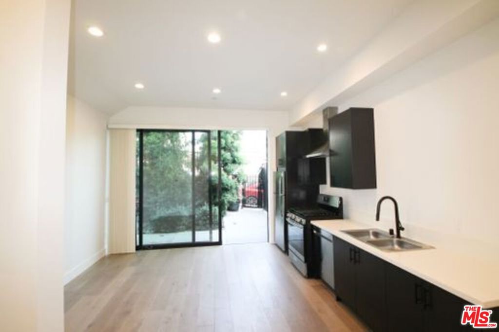 321 N Bixel Street 2 Property Photo 14