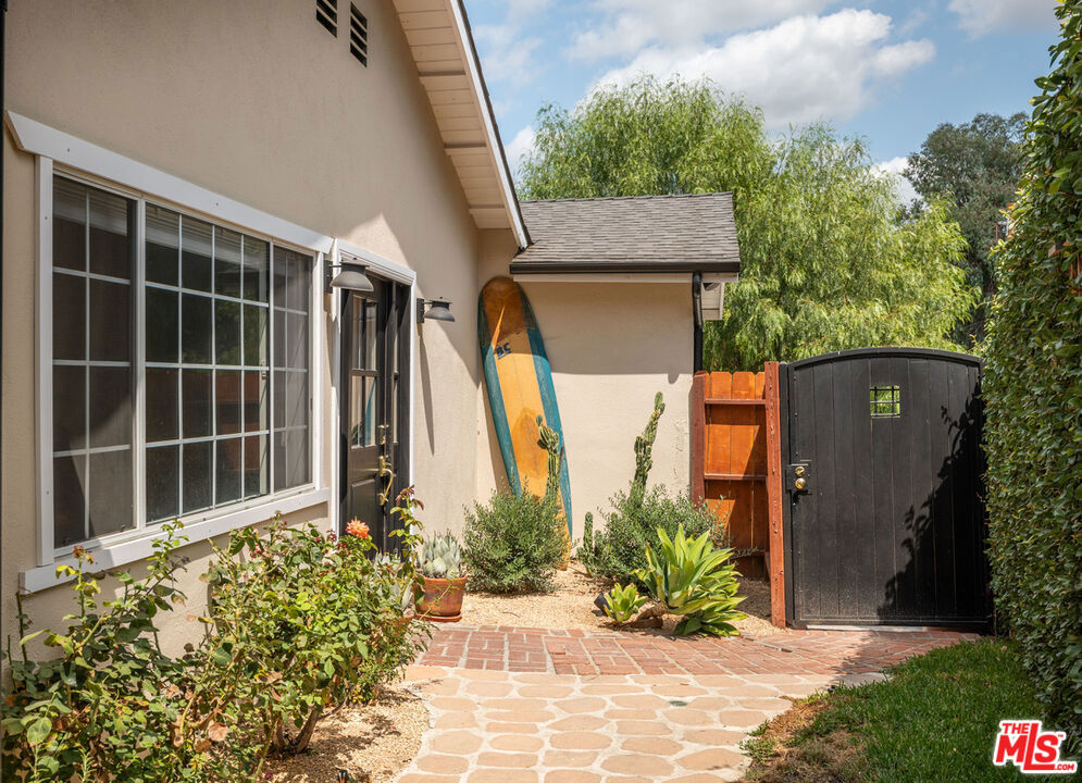 5239 San Feliciano Drive Property Photo 1