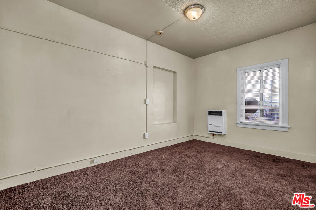 5734 S Broadway Property Photo 12
