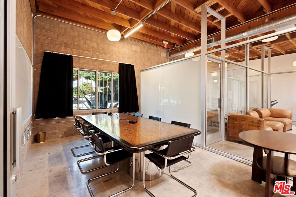 5458 W Washington Boulevard Property Photo 18