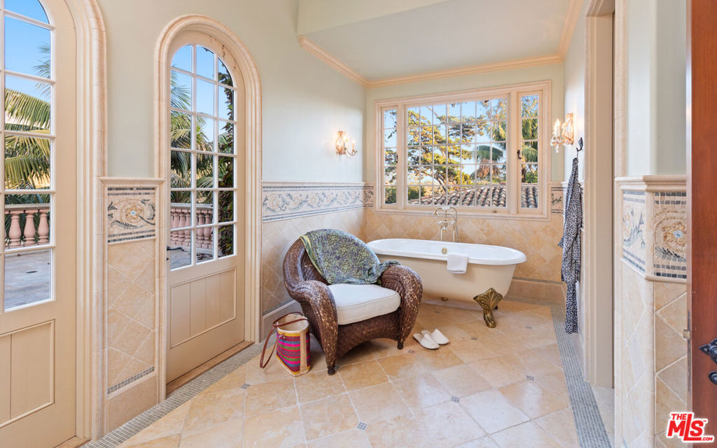 25614195 Property Photo 24