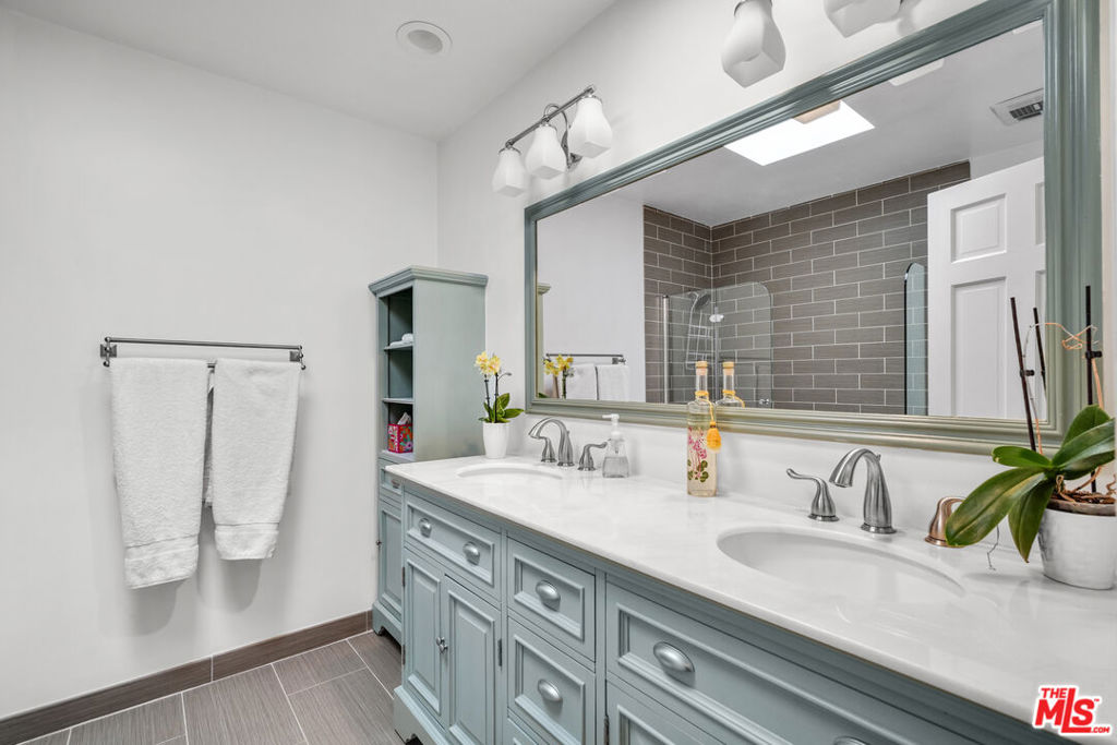 6052 Merritt Drive Property Photo 35