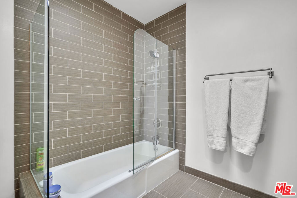 6052 Merritt Drive Property Photo 36