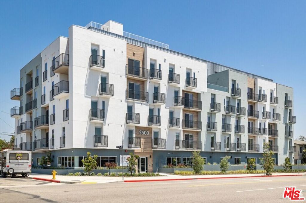 2600 S Sepulveda Boulevard Unit 101 Property Photo 1