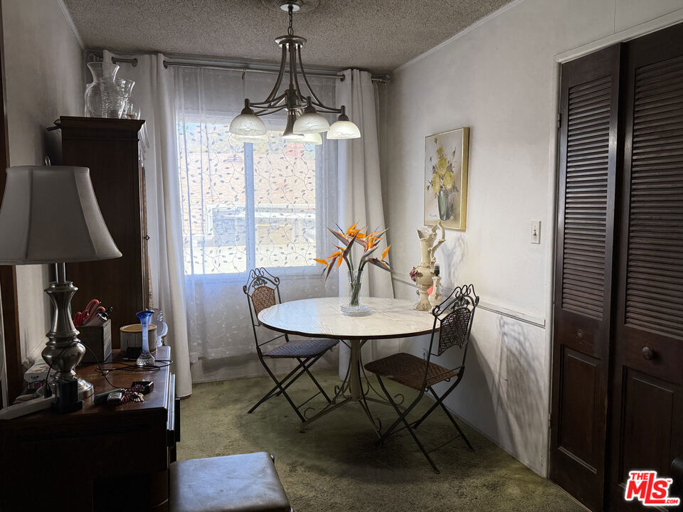 3810 S Dunsmuir Avenue Property Photo 6