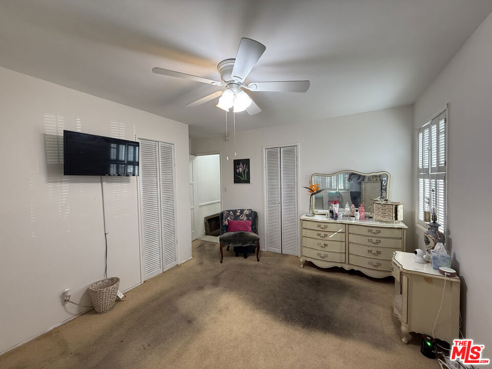3810 S Dunsmuir Avenue Property Photo 10