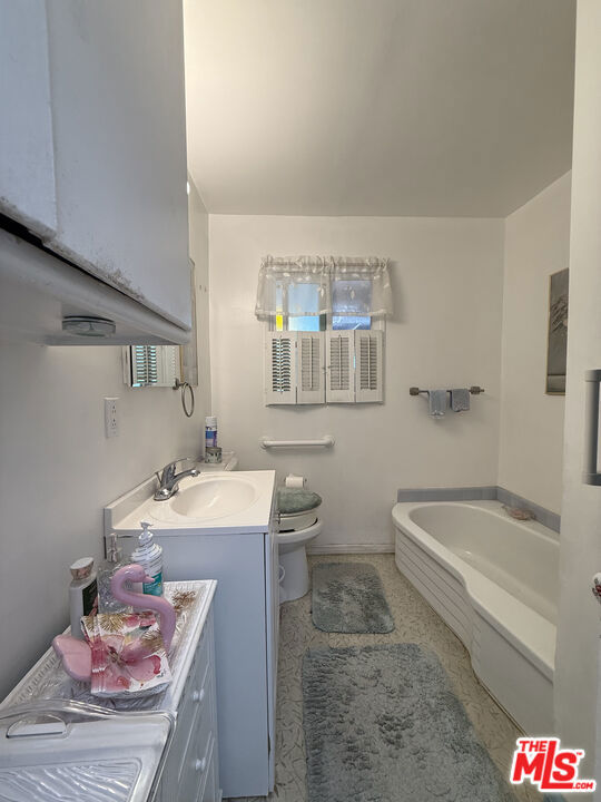 3810 S Dunsmuir Avenue Property Photo 16