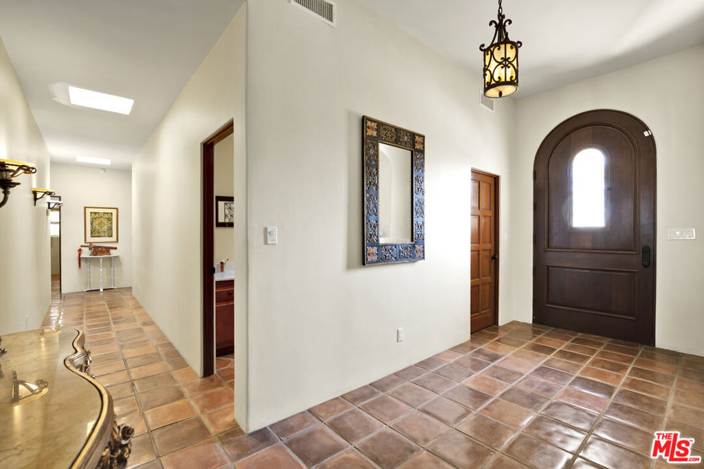 1487 Meadowcrest Circle Property Photo 11