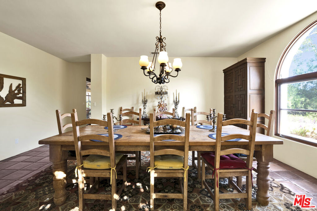1487 Meadowcrest Circle Property Photo 15