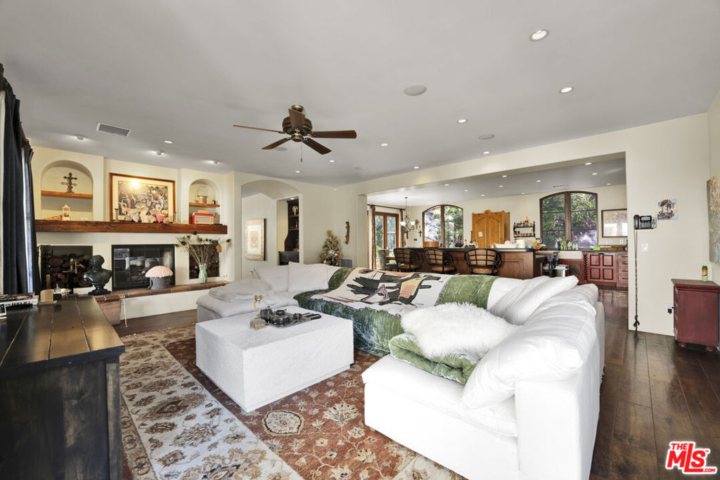 1487 Meadowcrest Circle Property Photo 16