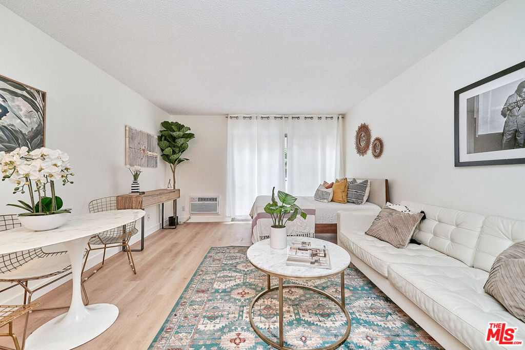 320 S Ardmore Avenue 120 Property Photo 1