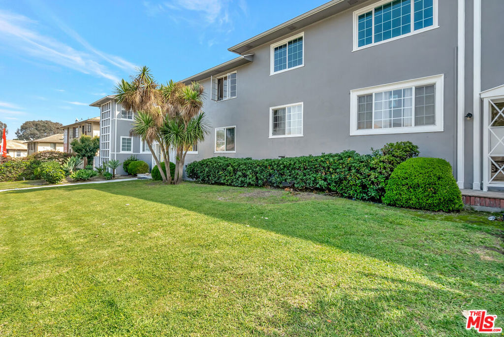 4034 Abourne Road B Property Photo 15